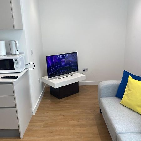 Berks Luxury Serviced Apartments , Free Parking, Free Gym And Free Wifi Bracknell Værelse billede