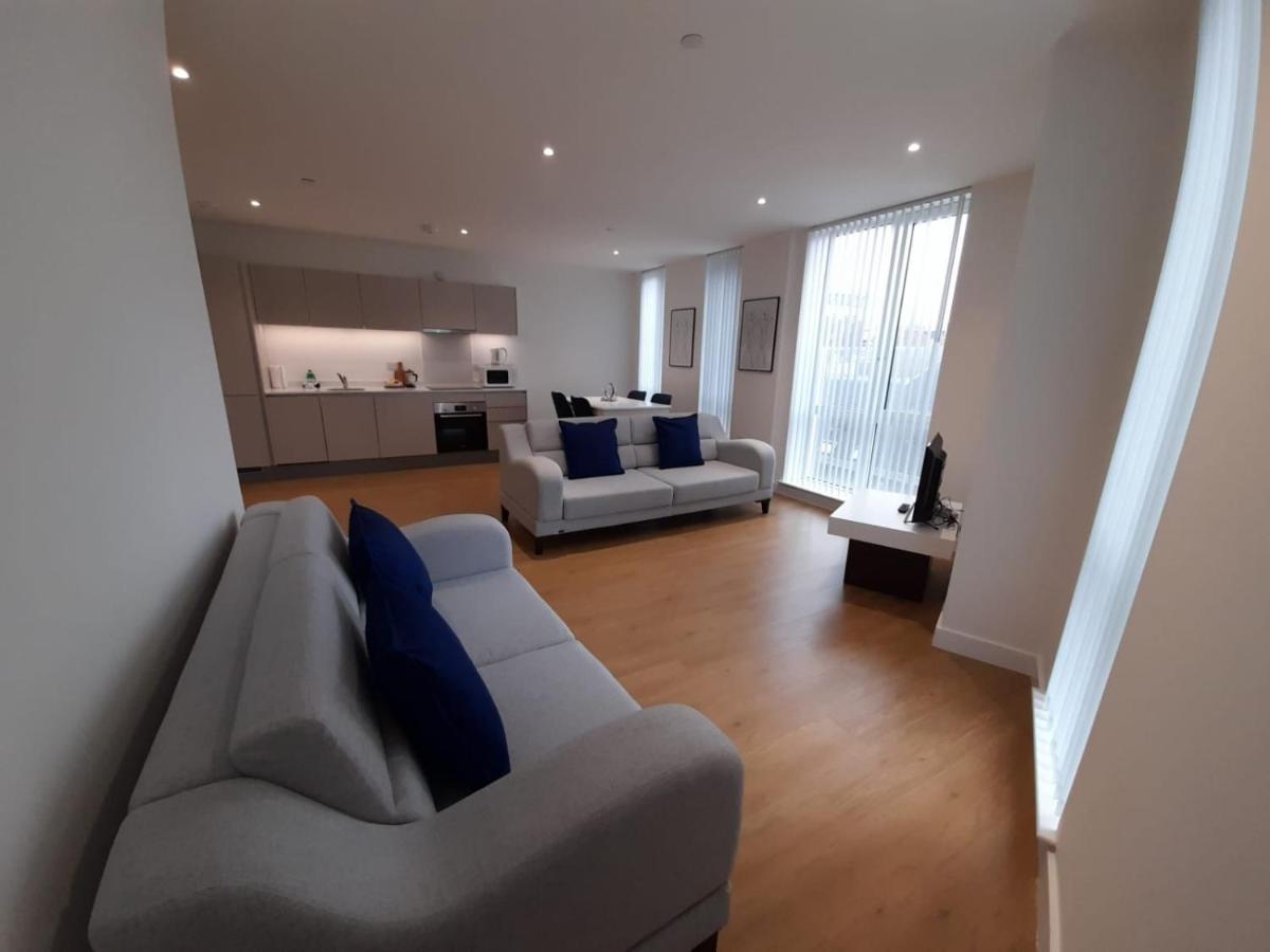 Berks Luxury Serviced Apartments , Free Parking, Free Gym And Free Wifi Bracknell Eksteriør billede