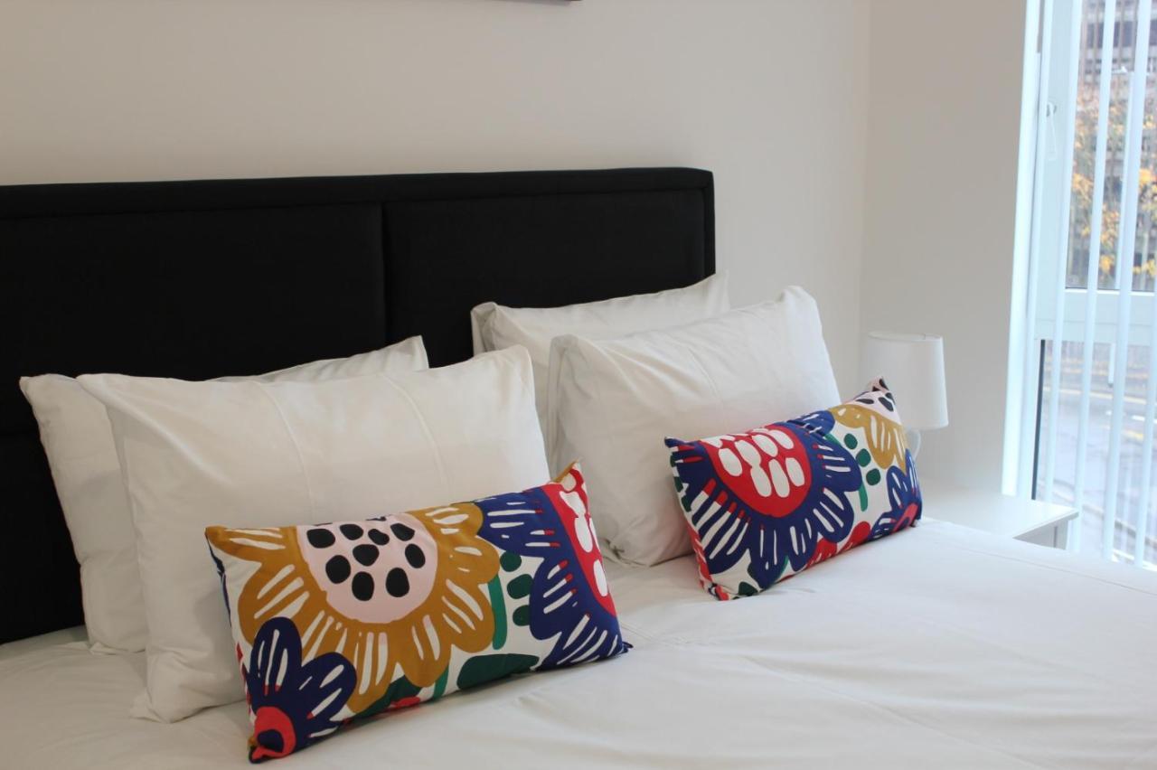 Berks Luxury Serviced Apartments , Free Parking, Free Gym And Free Wifi Bracknell Eksteriør billede