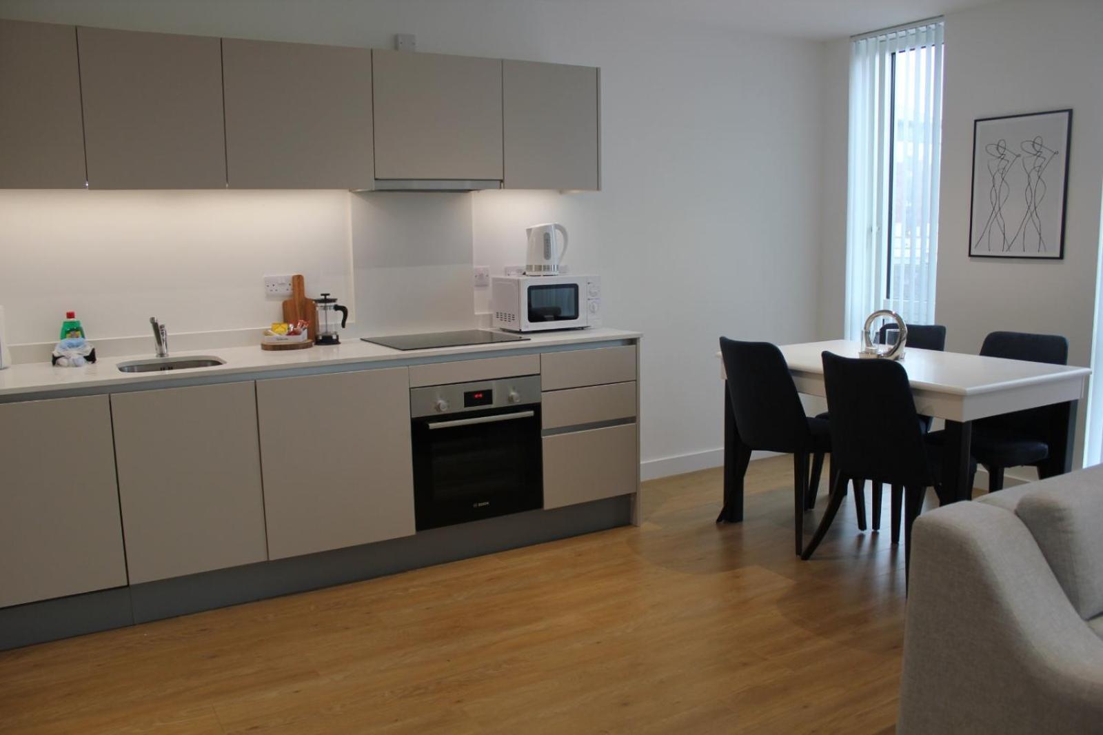 Berks Luxury Serviced Apartments , Free Parking, Free Gym And Free Wifi Bracknell Eksteriør billede