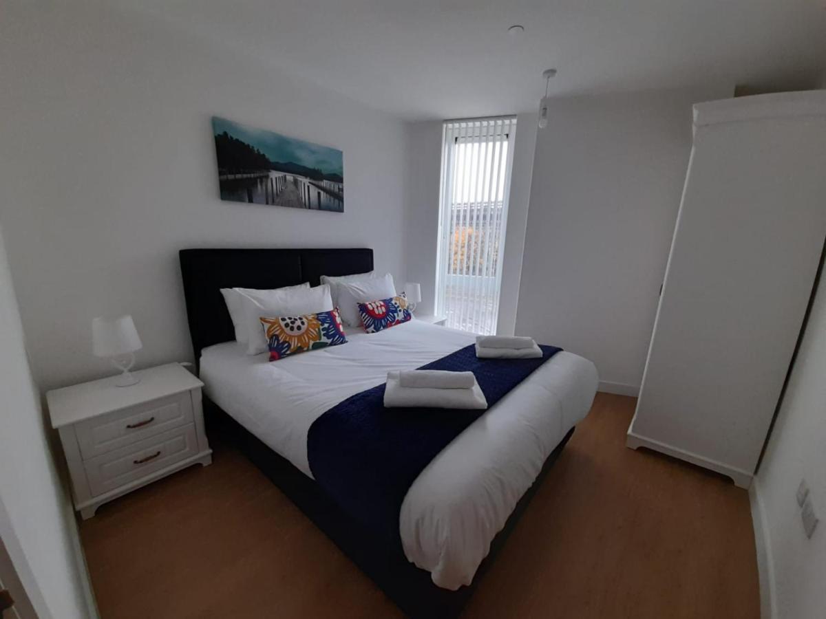 Berks Luxury Serviced Apartments , Free Parking, Free Gym And Free Wifi Bracknell Eksteriør billede