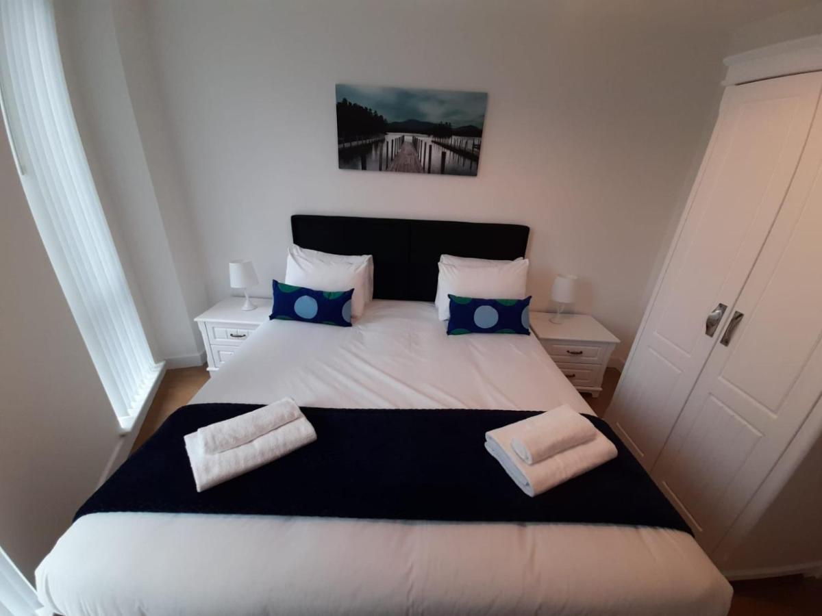 Berks Luxury Serviced Apartments , Free Parking, Free Gym And Free Wifi Bracknell Eksteriør billede
