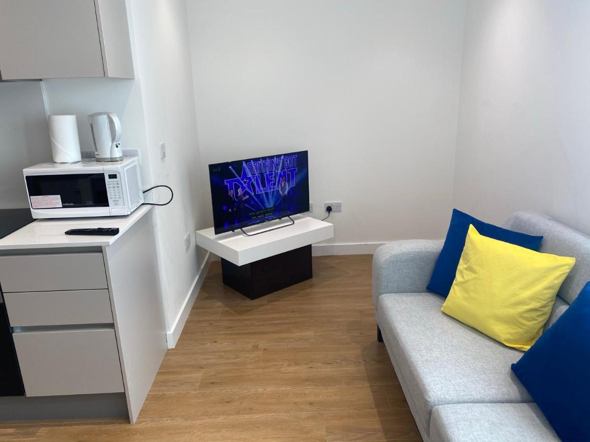 Berks Luxury Serviced Apartments , Free Parking, Free Gym And Free Wifi Bracknell Eksteriør billede