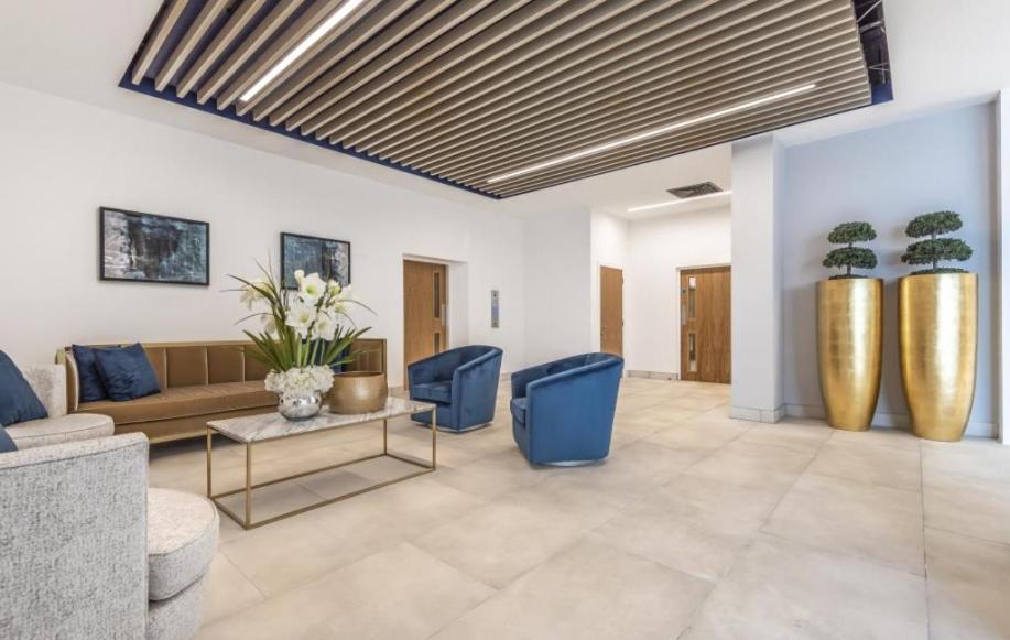Berks Luxury Serviced Apartments , Free Parking, Free Gym And Free Wifi Bracknell Eksteriør billede