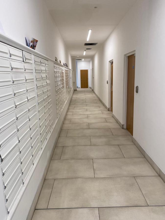 Berks Luxury Serviced Apartments , Free Parking, Free Gym And Free Wifi Bracknell Eksteriør billede