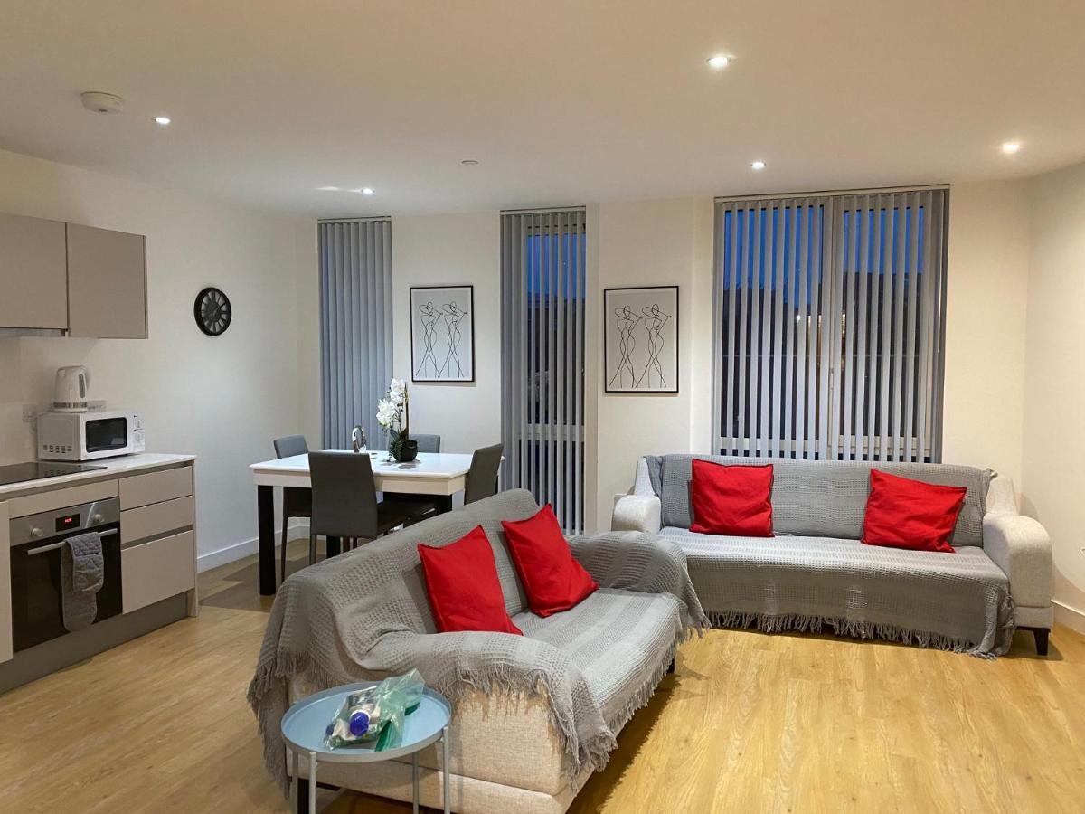 Berks Luxury Serviced Apartments , Free Parking, Free Gym And Free Wifi Bracknell Eksteriør billede