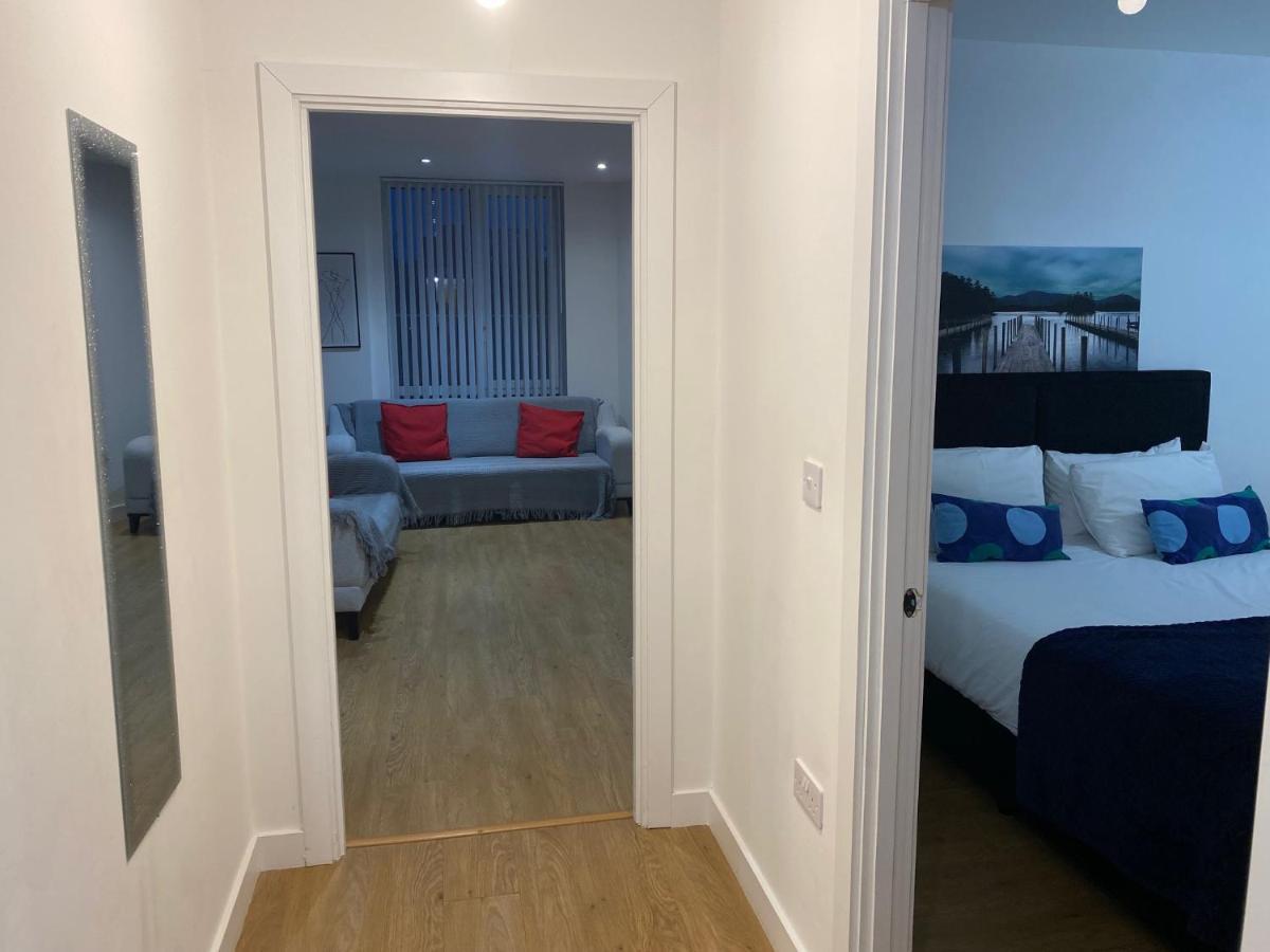 Berks Luxury Serviced Apartments , Free Parking, Free Gym And Free Wifi Bracknell Eksteriør billede