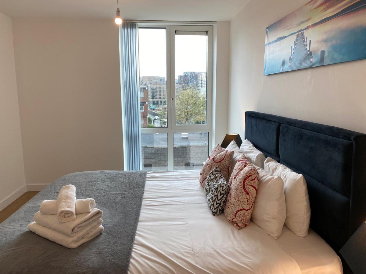 Berks Luxury Serviced Apartments , Free Parking, Free Gym And Free Wifi Bracknell Eksteriør billede