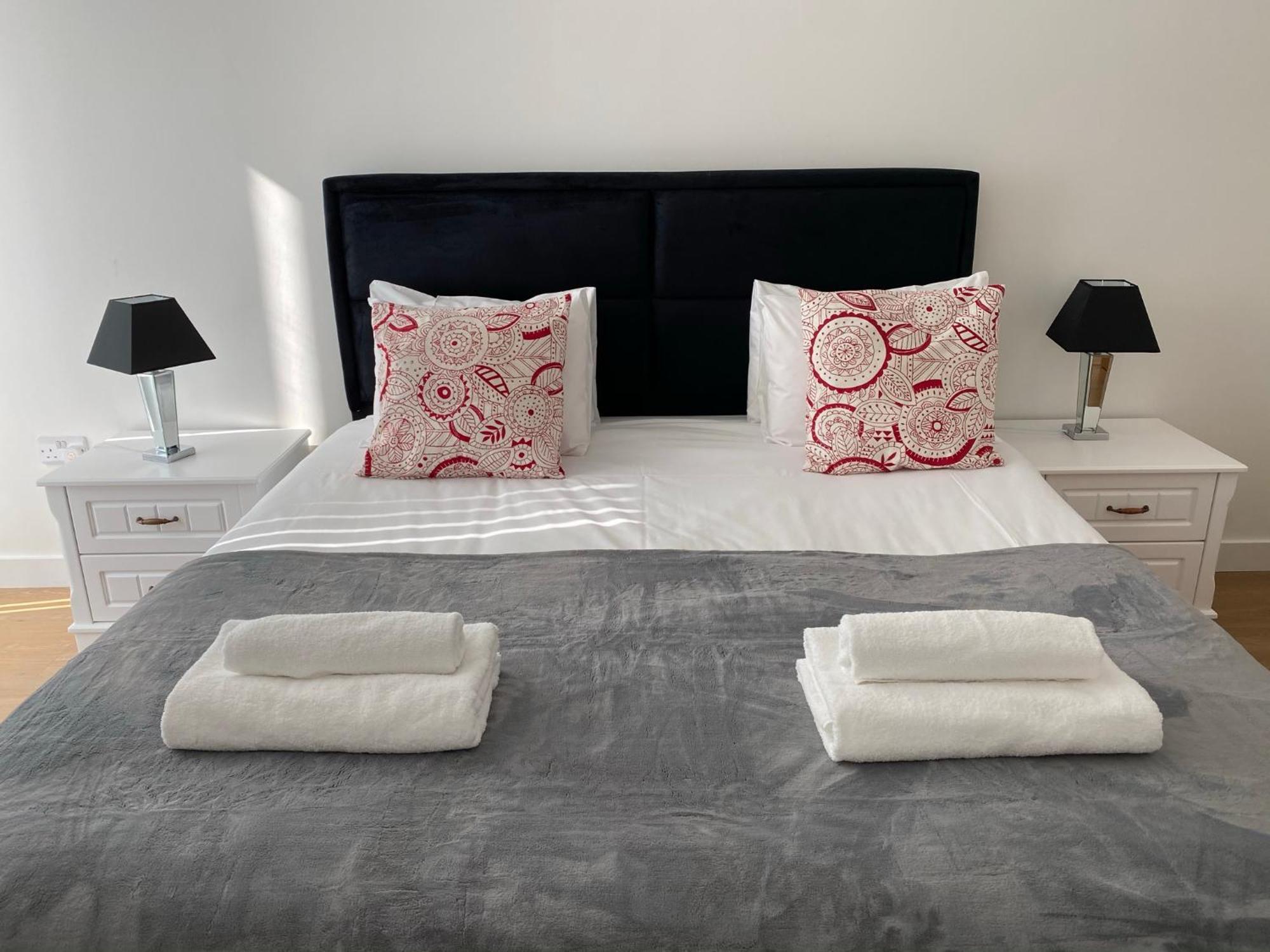 Berks Luxury Serviced Apartments , Free Parking, Free Gym And Free Wifi Bracknell Værelse billede
